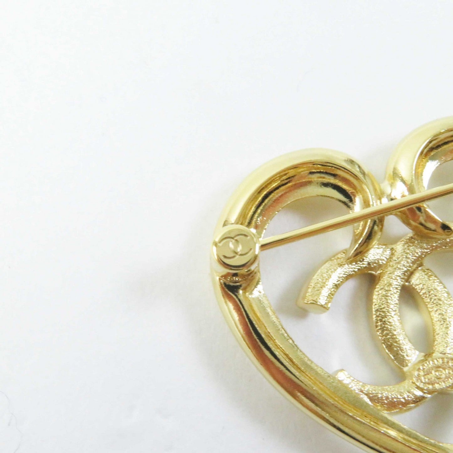 Chanel Brooch F23C Gold Plated Gold Coco Mark Heart Mark