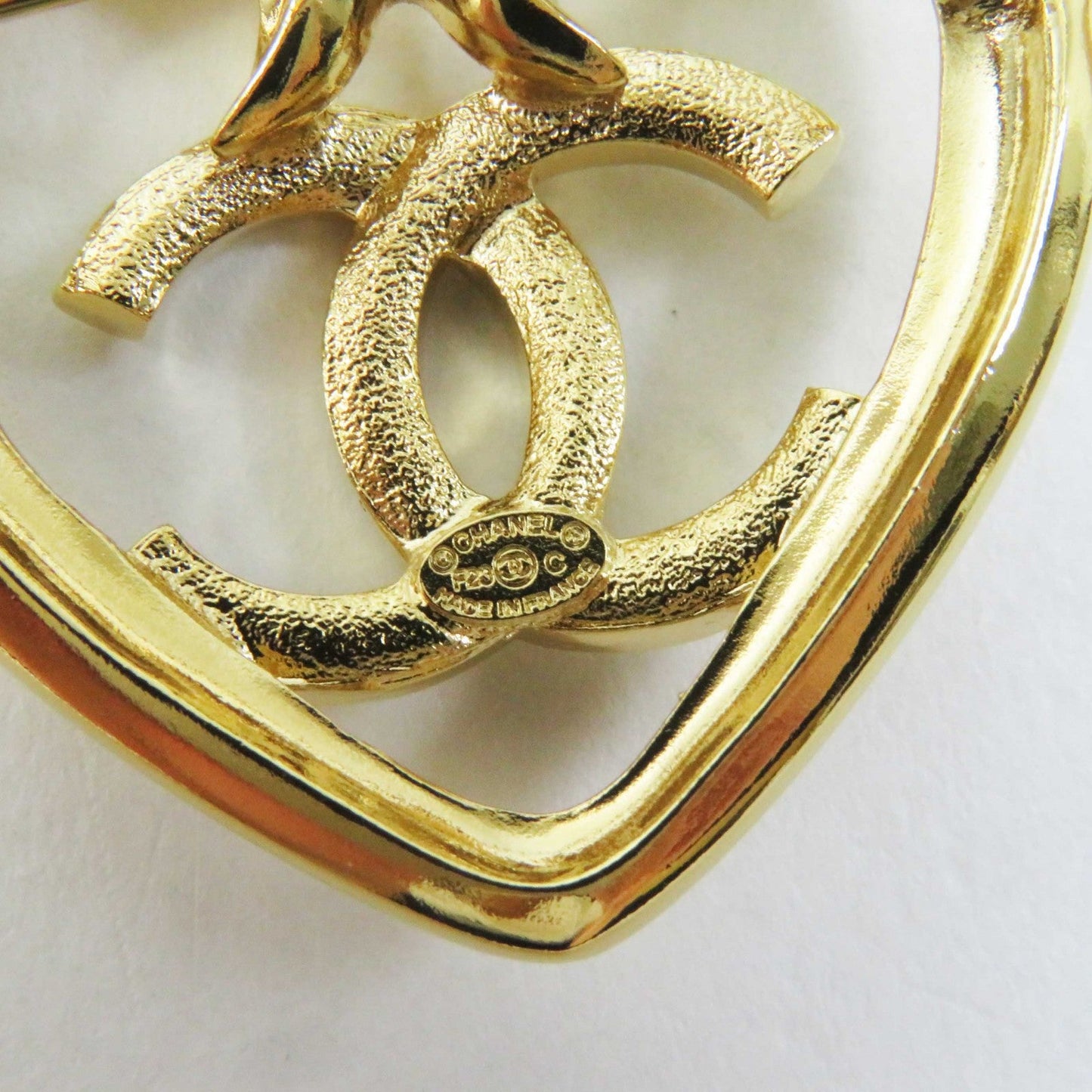 Chanel Brooch F23C Gold Plated Gold Coco Mark Heart Mark