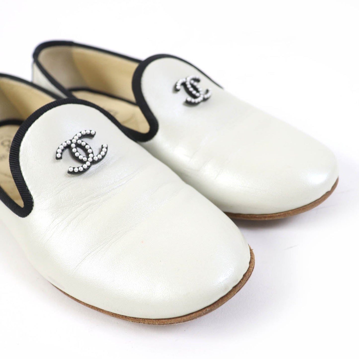 Chanel Leather Shoes 16P G31630 Main