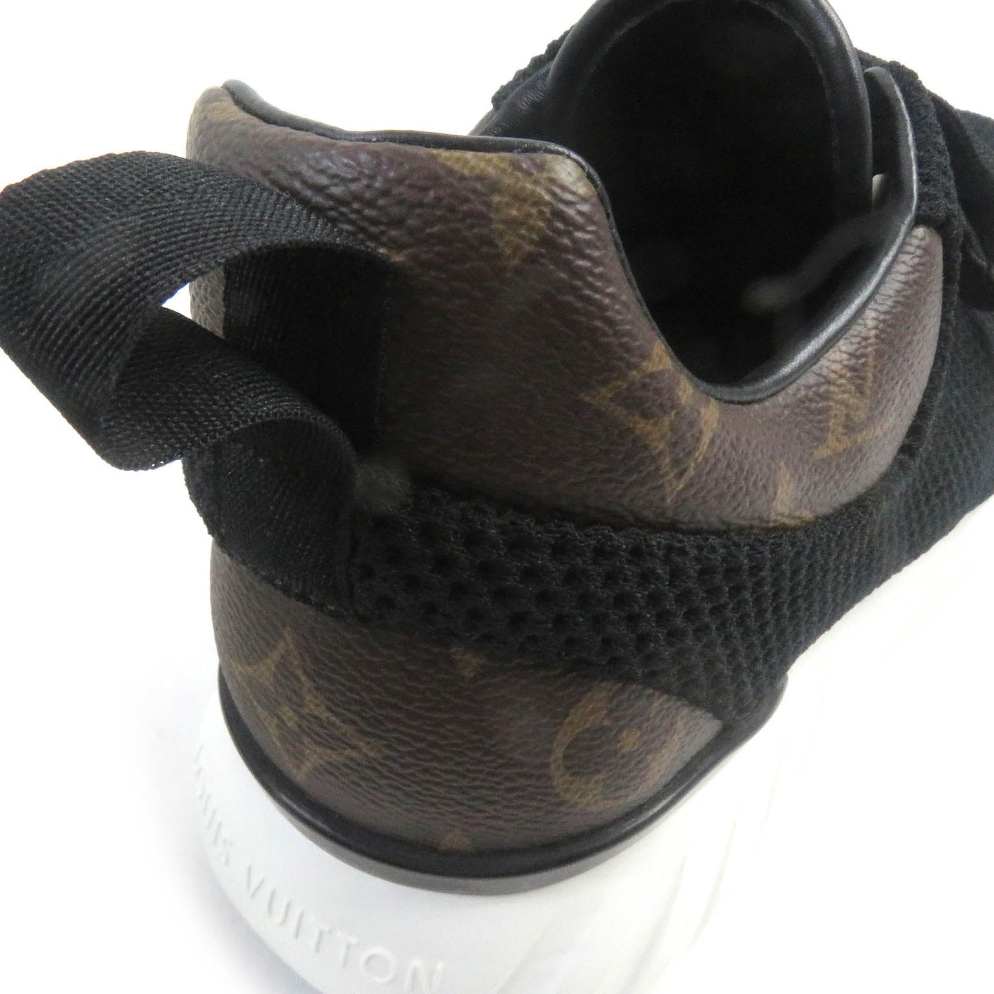 Louis Vuitton Low Cut Sneakers Main