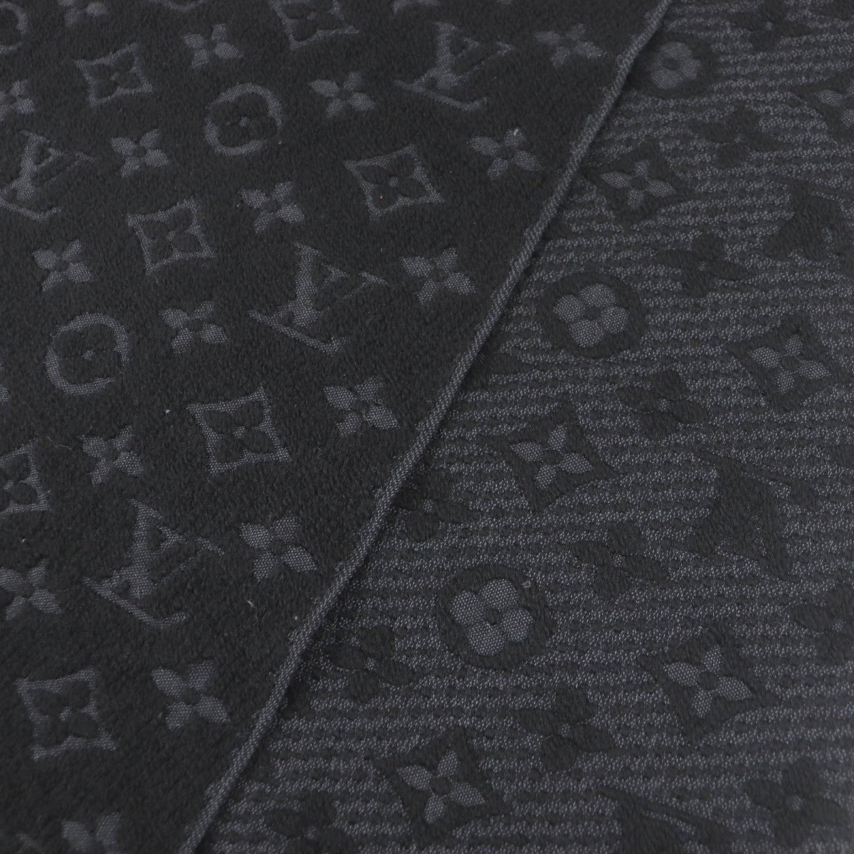 Louis Vuitton Scarf M70520 Main