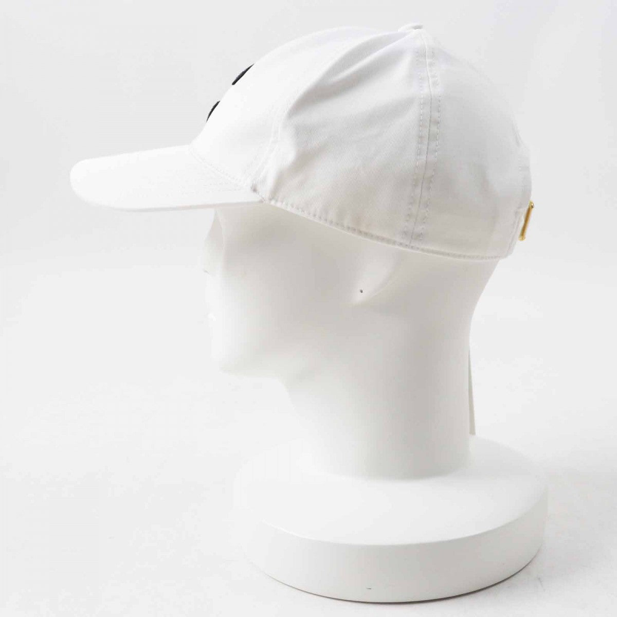 Celine Cap 2Aun1969P Main
