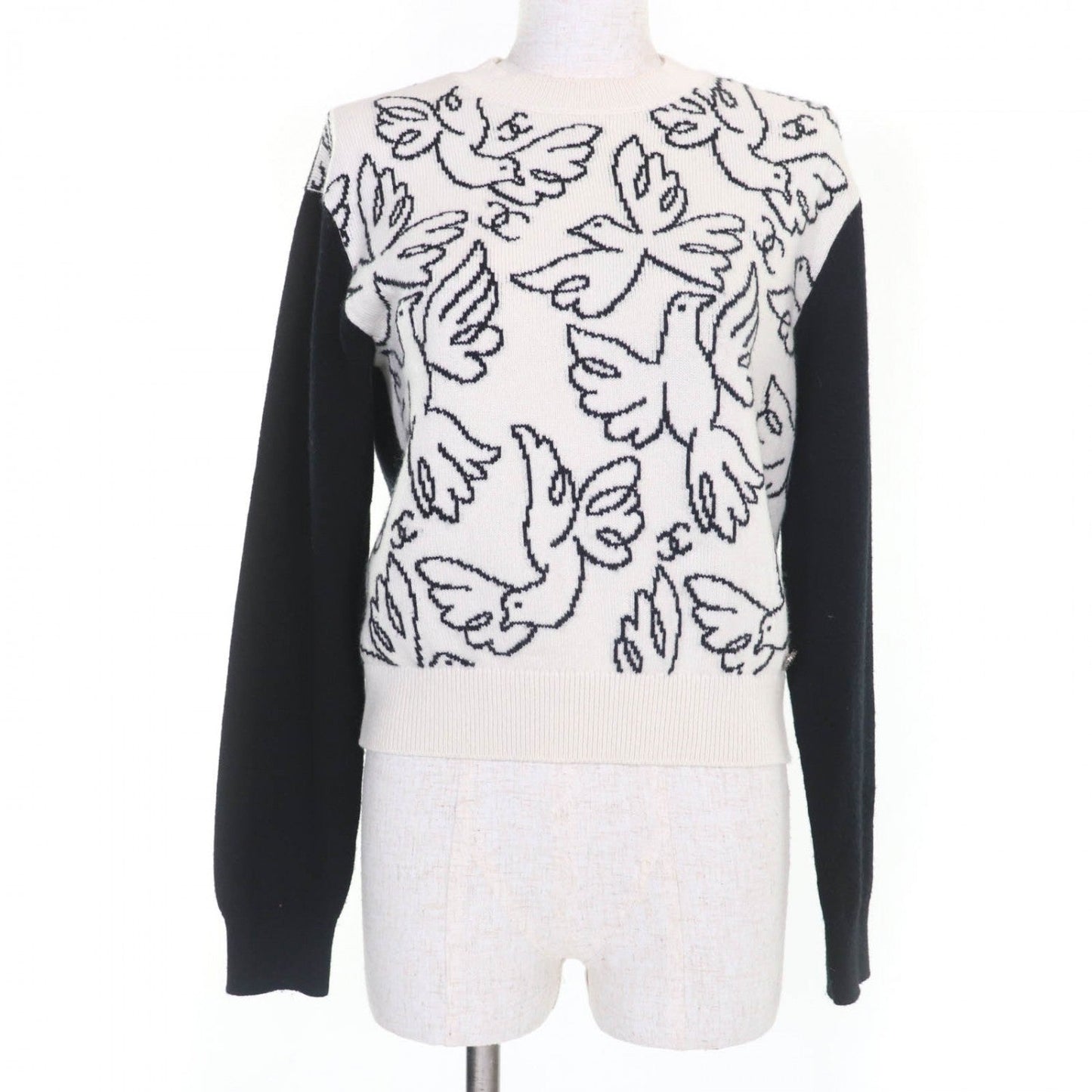 Chanel Knit 22C P72116K10346 Cashmere White Black 34