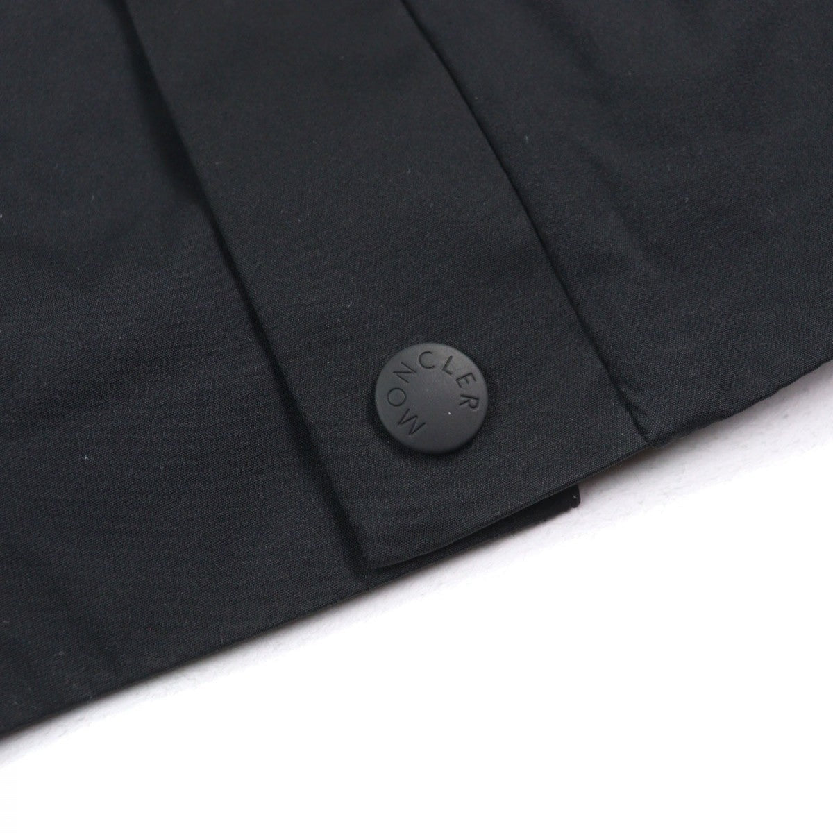 Moncler Down Coat G20911C00004 539Hw Nylon Black Lauzier Giubbotto 1