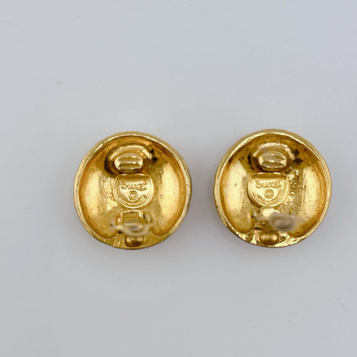 Chanel Earring Metal Gold Earring Vintage Round Women