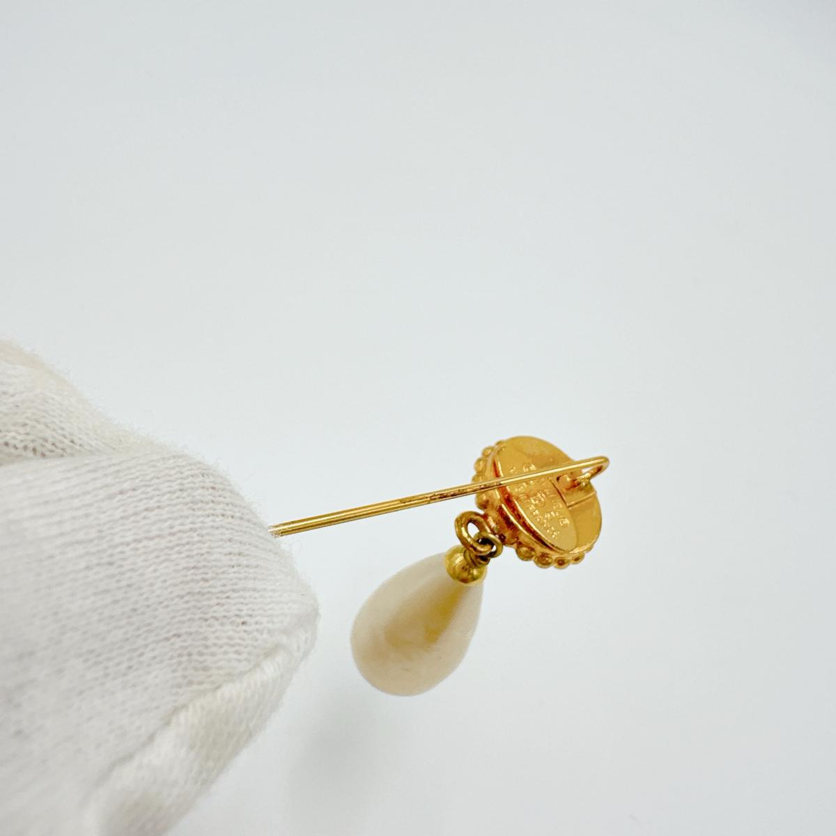 Chanel Brooch Gold Plated Gold