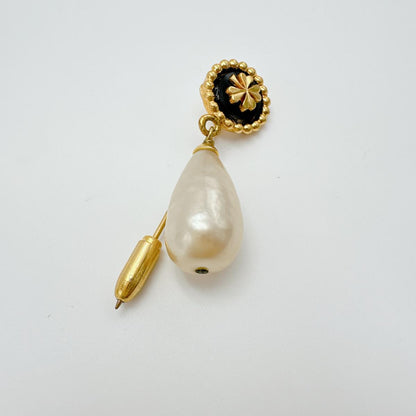 Chanel Brooch Gold Plated Gold
