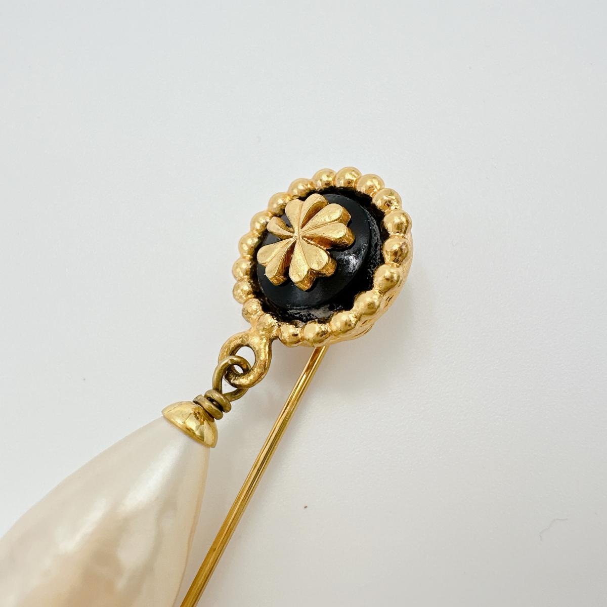 Chanel Brooch Gold Plated Gold