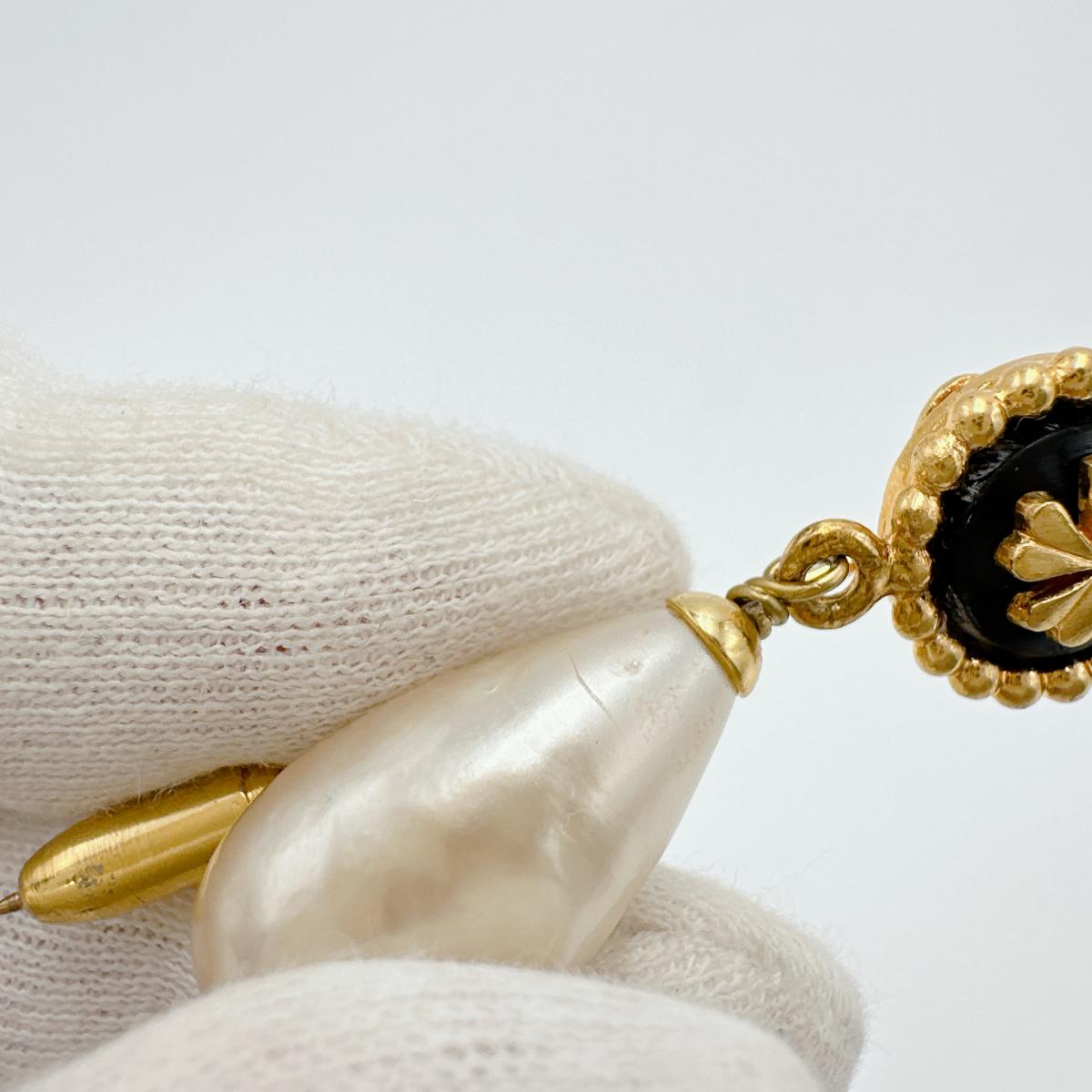 Chanel Brooch Gold Plated Gold