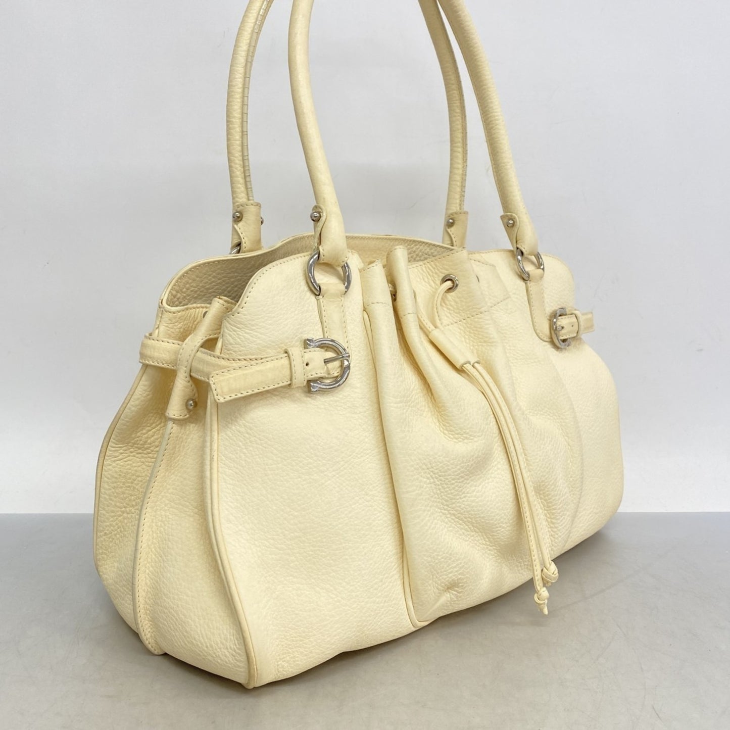 Salvatore Ferragamo Gancini Leather Handbag In Ivory