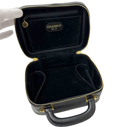 Chanel Matelasse Women'S Handbag In Black Leather With Gold Hardware