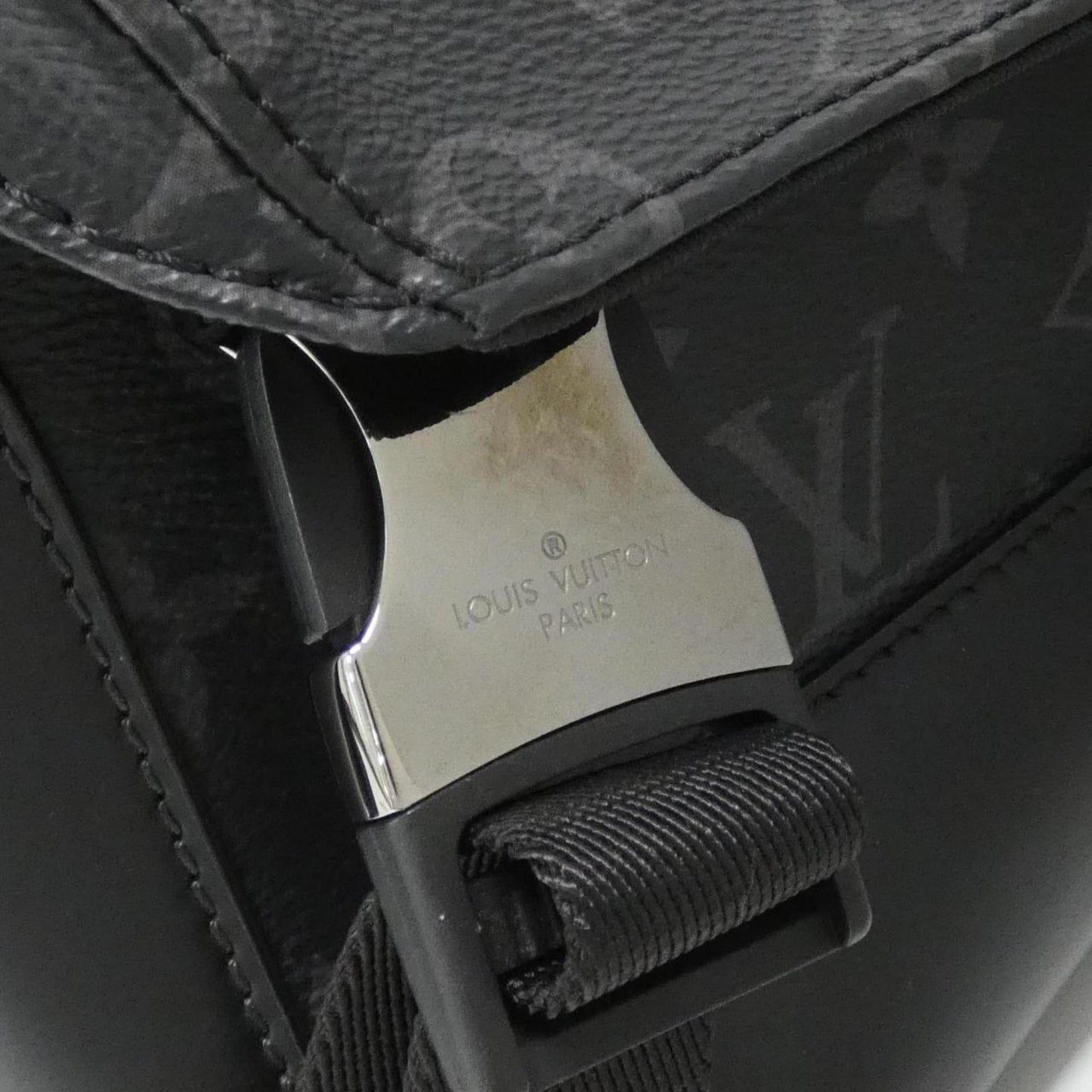 Louis Vuitton Monogram Eclipse Messenger Voyage Pm M40511 Shoulder Bag