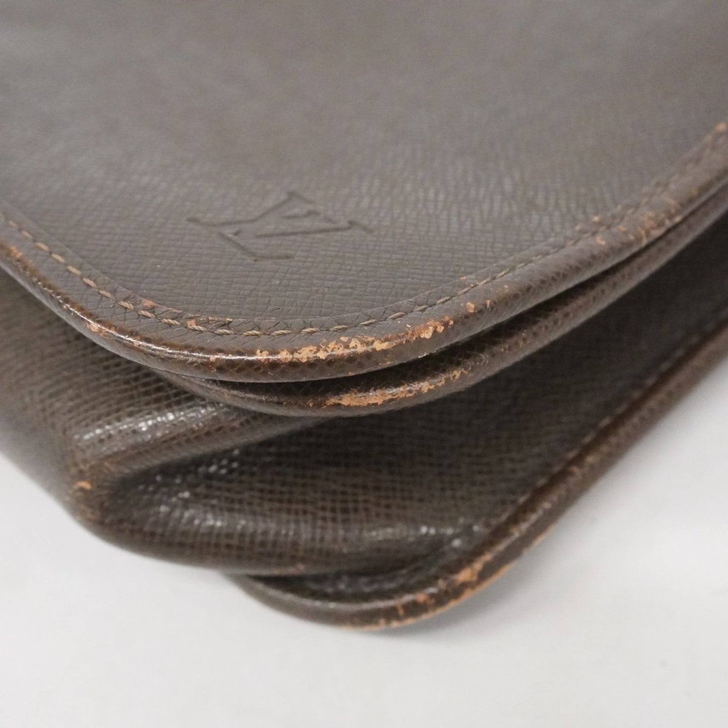 Louis Vuitton Taiga Andrei Shoulder Bag M32488 Grizzly