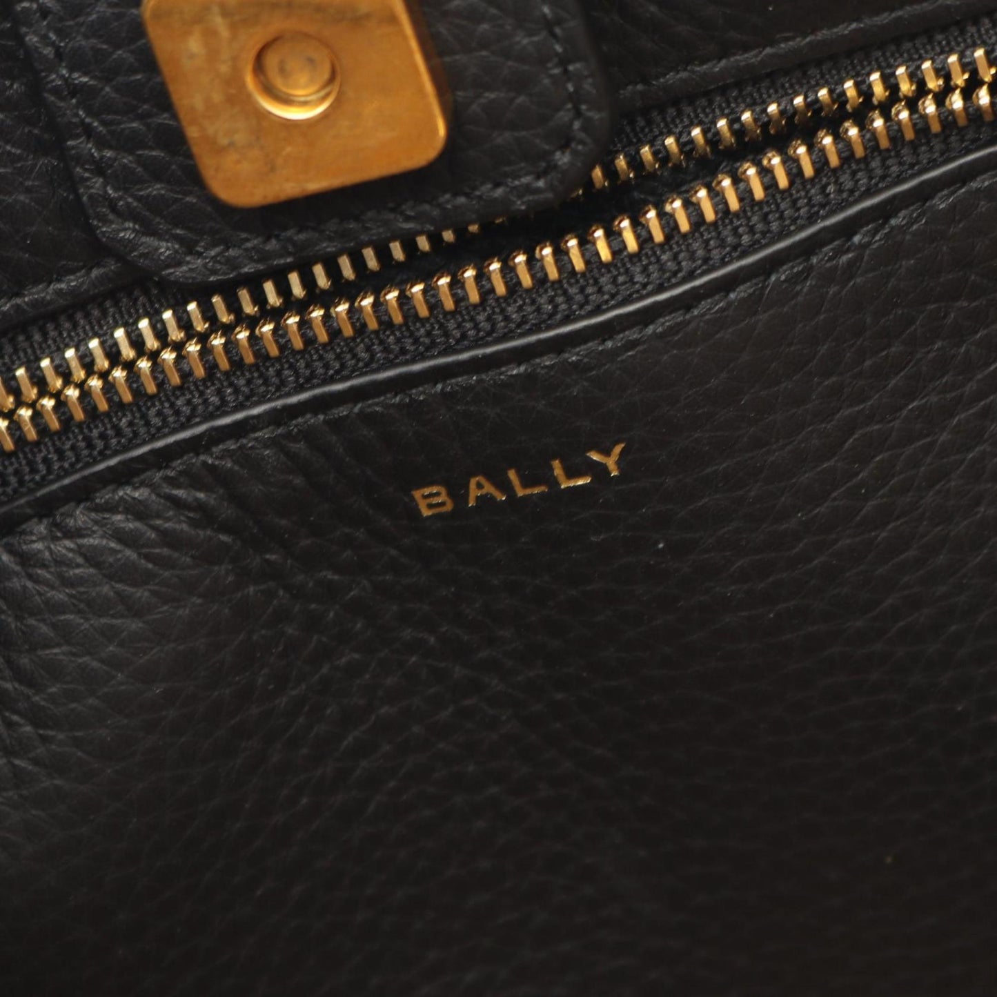 Bally Bar Keep On Xs Handbag