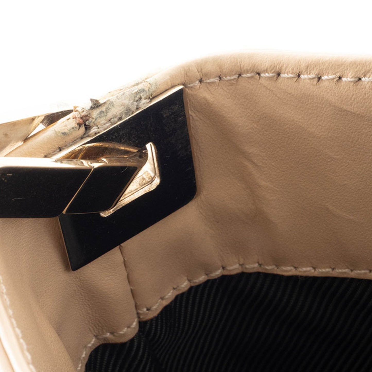 Gucci Gg Canvas Beige Semi-Hand Shoulder Bag 33900