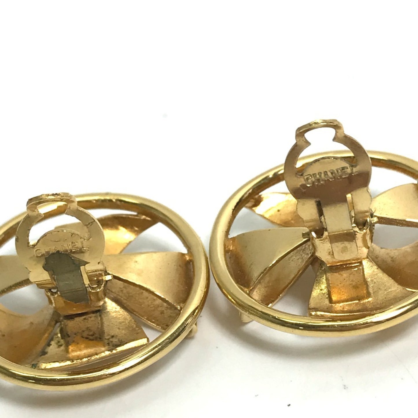 Chanel Vintage Faux Pearl Ribbon Round Cc Coco Mark Earrings In Metal