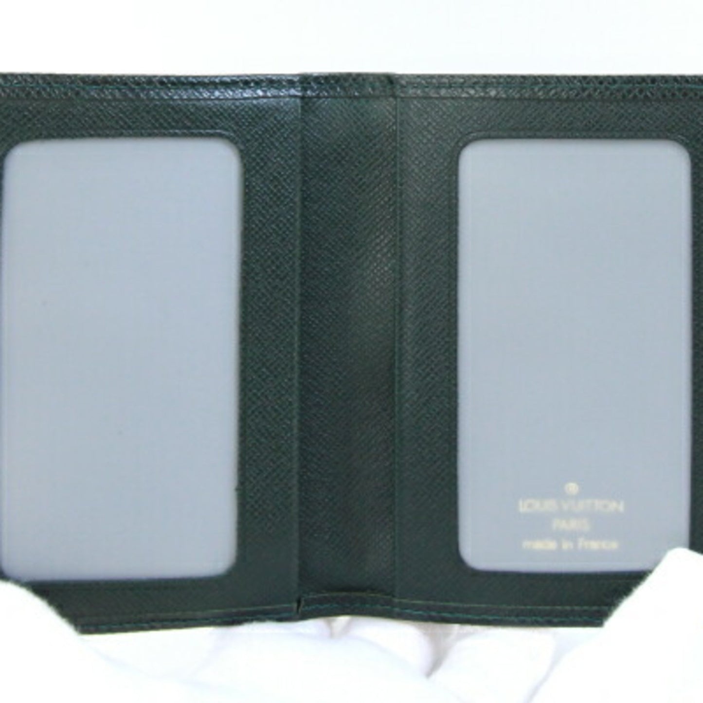 Louis Vuitton Pass Case Taiga Porto 2 Cult Vertical M30494 Episea Card Dark Green