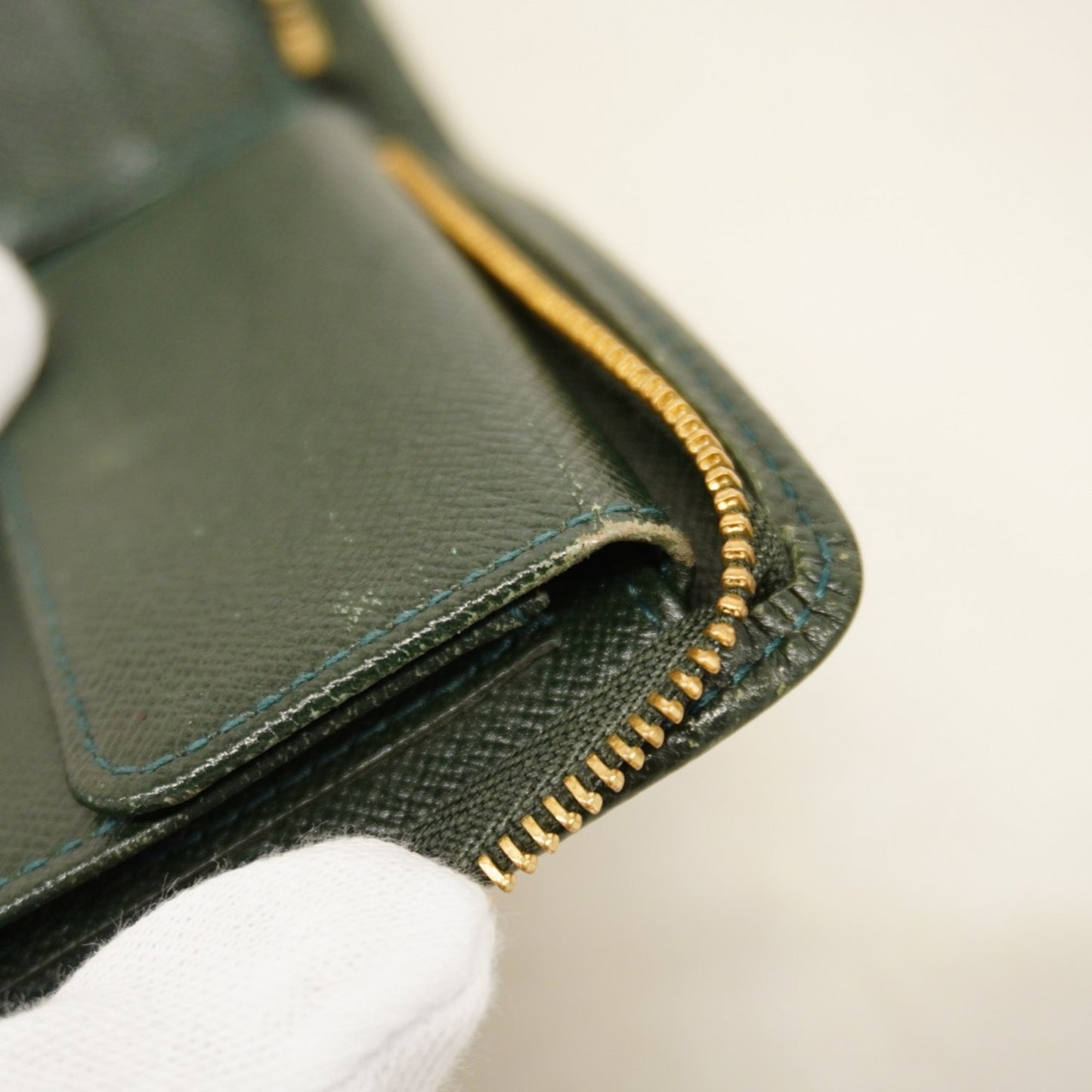 Louis Vuitton Taiga Porto Biemone Zip Wallet M30674 Episea