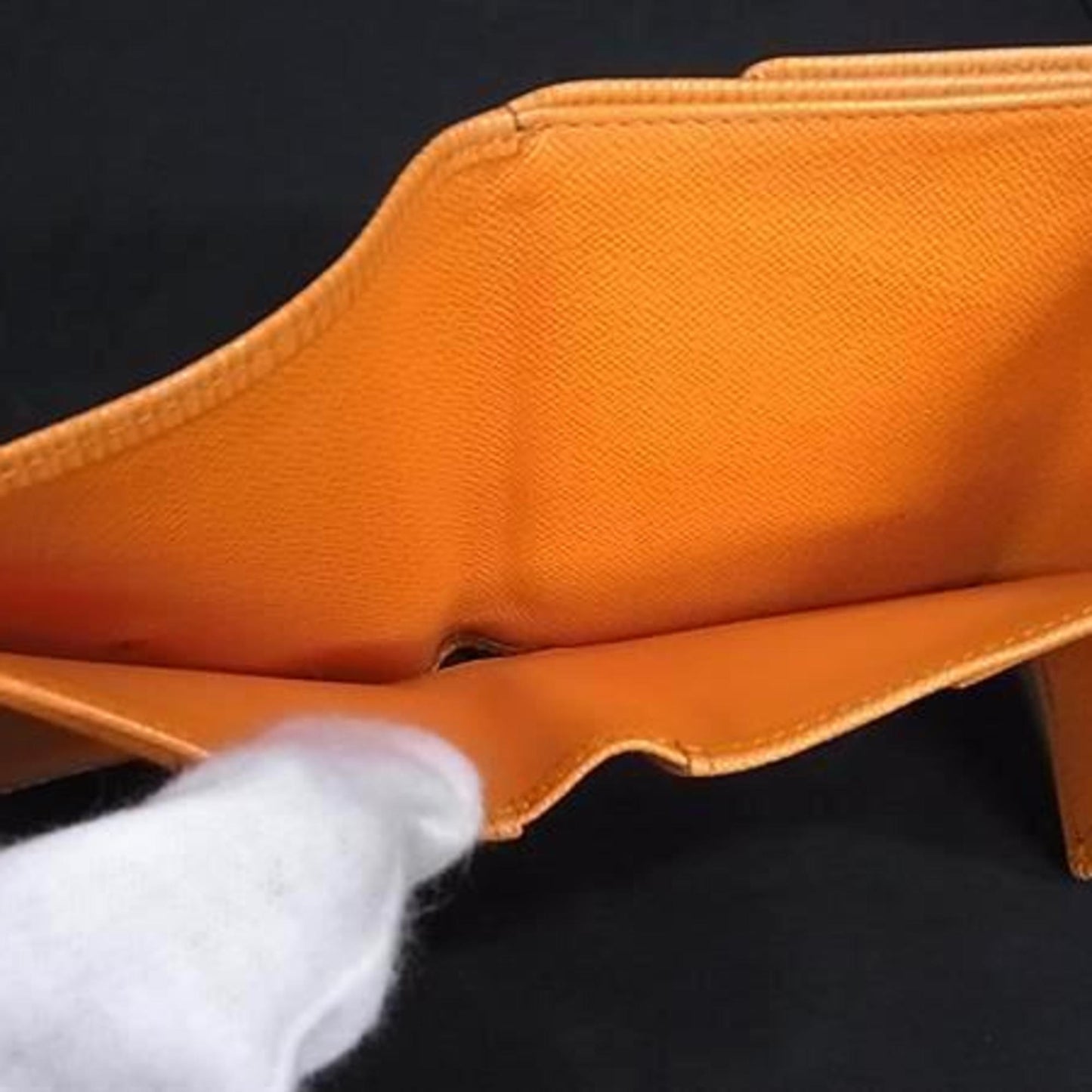 Louis Vuitton Louis Vuitton Bifold Wallet Porte Monnaie Bi-Fold M6348H Mandarin Epi Leather