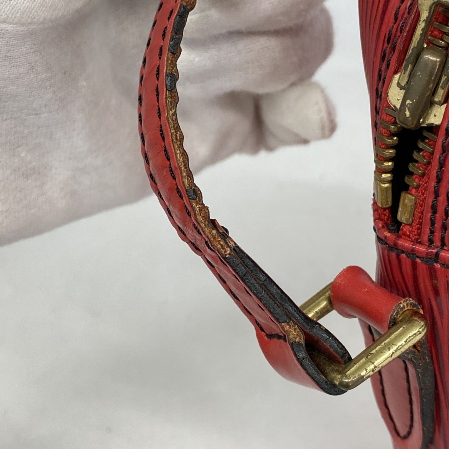 Louis Vuitton Epi Danube Shoulder Bag M45637 Castilian Red