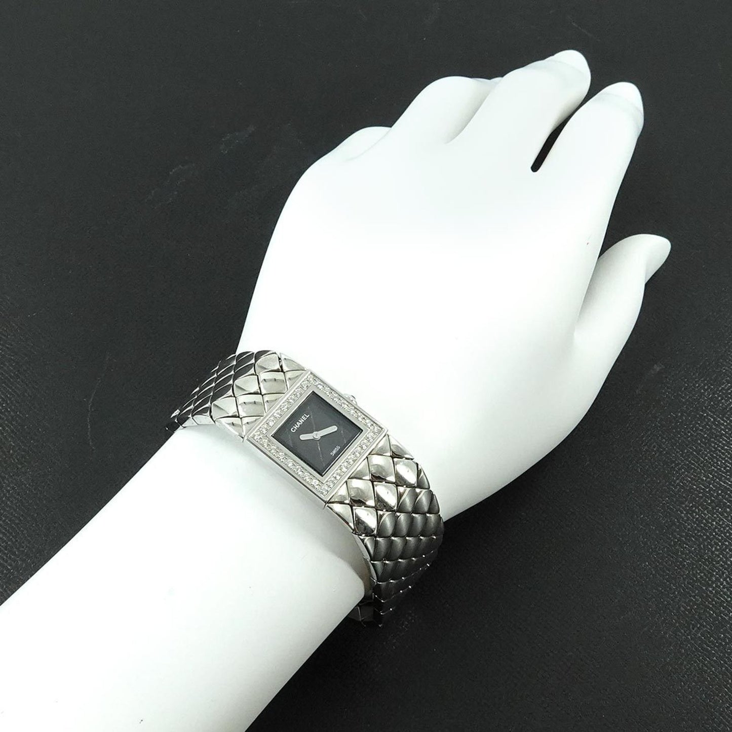 Chanel Matelasse H0489 Diamond Bezel Women'S Watch