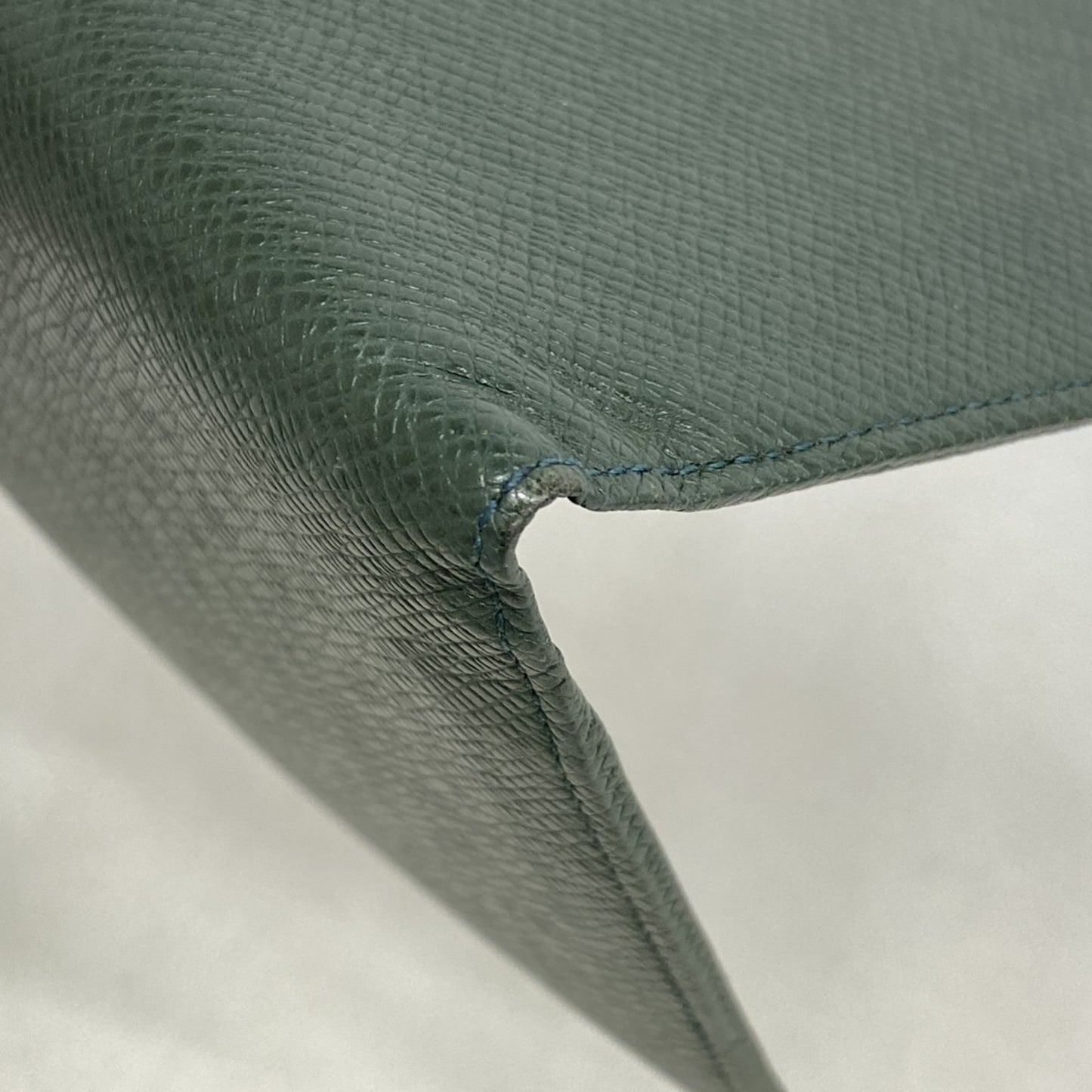 Louis Vuitton Taiga Wallet