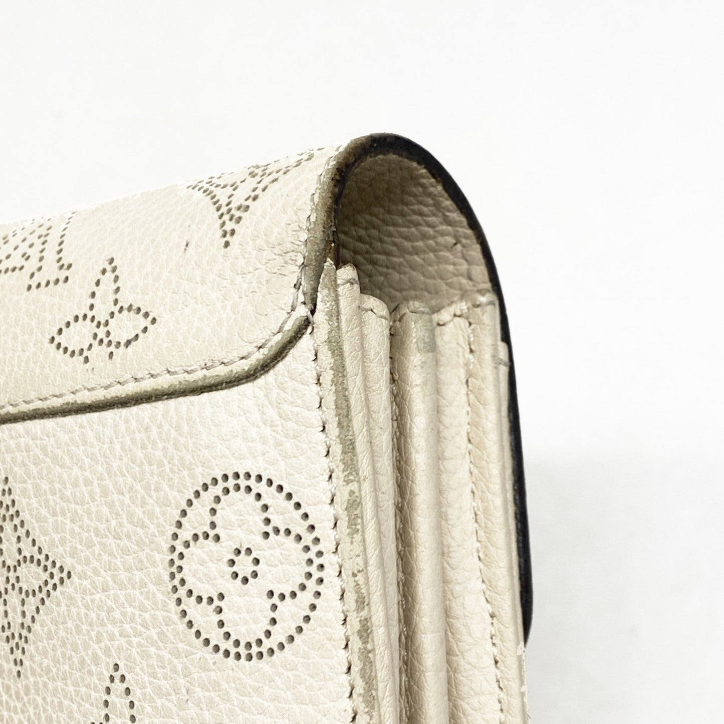 Louis Vuitton Mahina Portefeuille Iris Long Wallet M60177 White