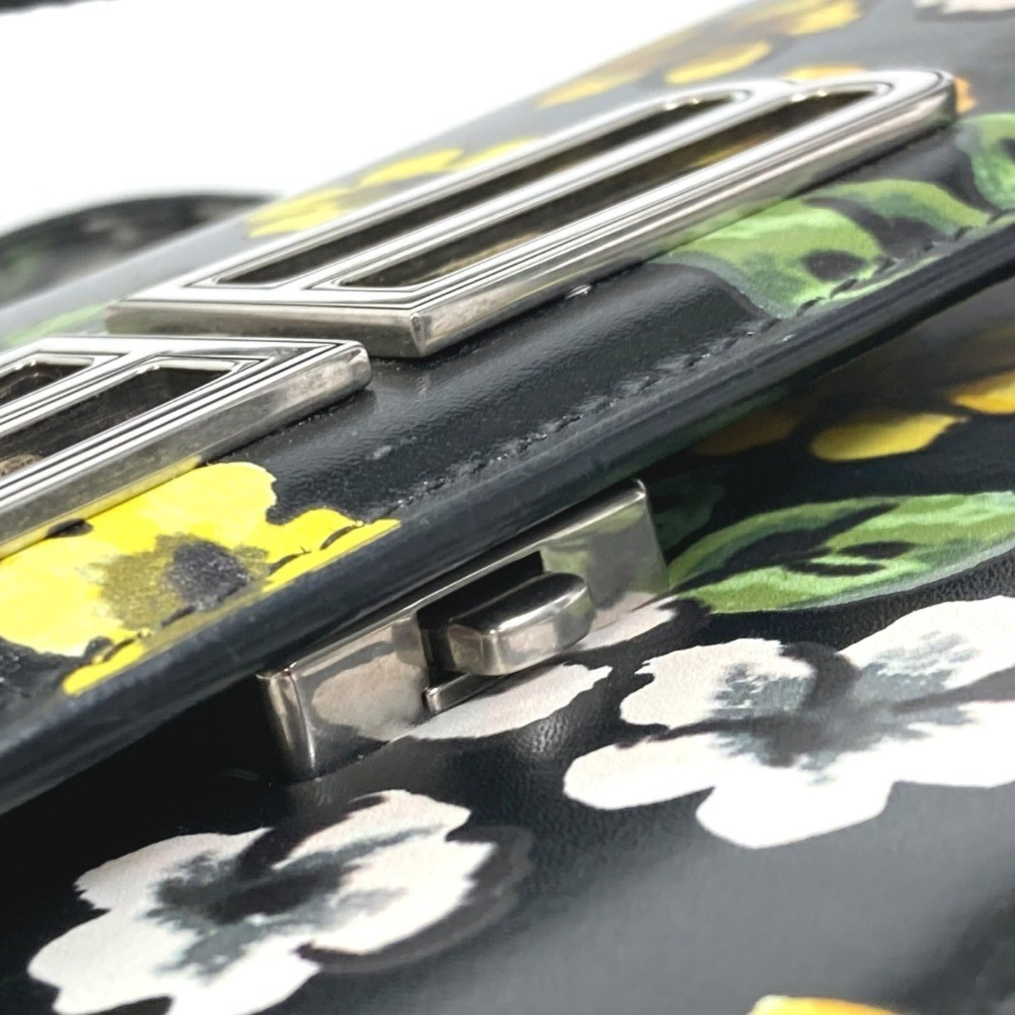 Balenciaga 674693 Gossip Flower Shoulder Bag In Leather