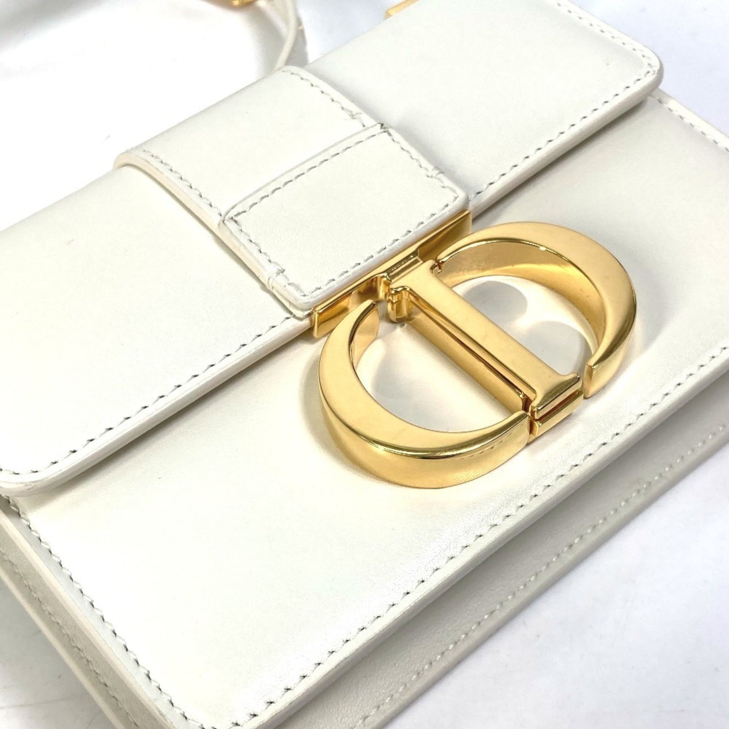 Christian Dior Montaigne 30 Pochette Pouch Shoulder Bag In White Leather