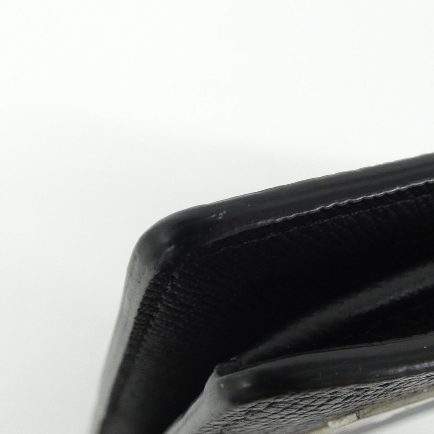 Louis Vuitton Taiga Portefeuille Brazza M30285 Wallet