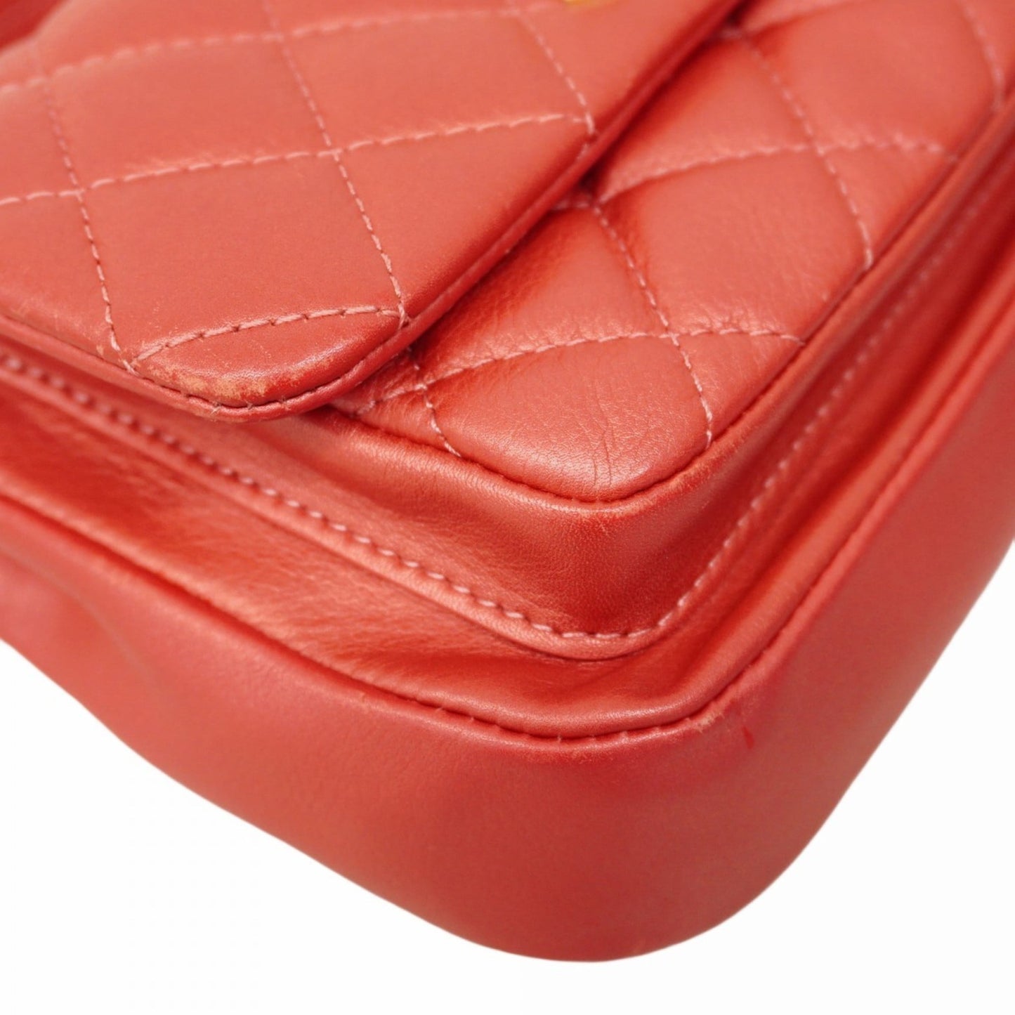 Chanel Matelasse Chain Leather Handbag