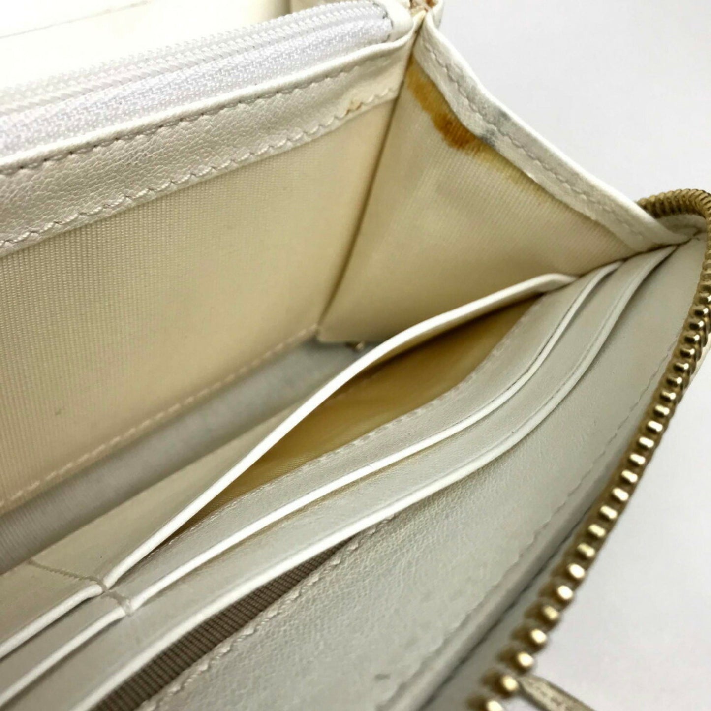 Jimmy Choo Jimmy Choo Round Long Wallet Star Studs Accessories Small Items Leather Off-White