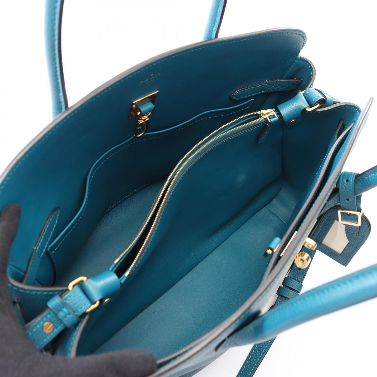 Louis Vuitton Mila Mm Corvert Handbag