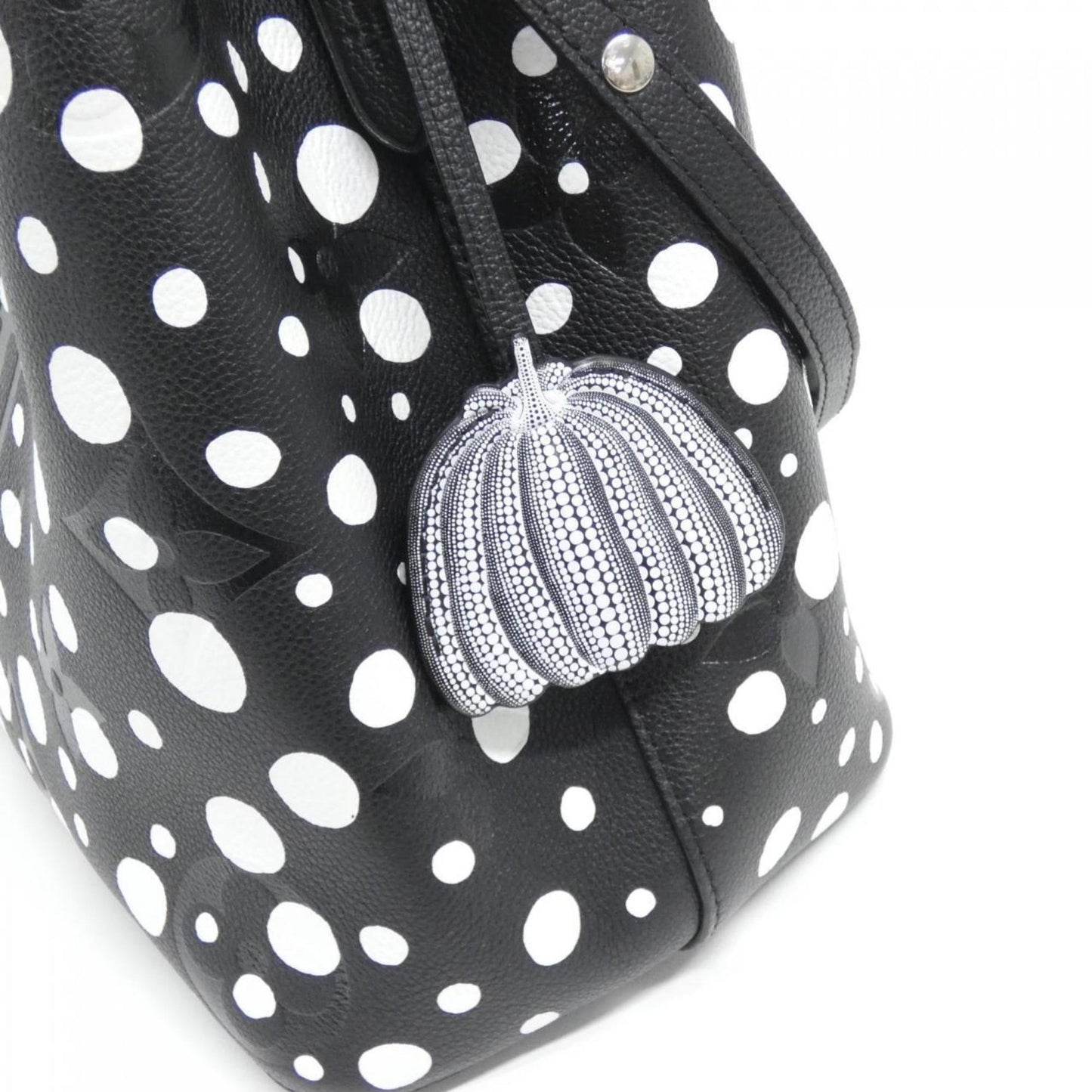 Louis Vuitton Monogram Empreinte (Lv X Yk) Neo Noe Mm M21753 Shoulder Bag