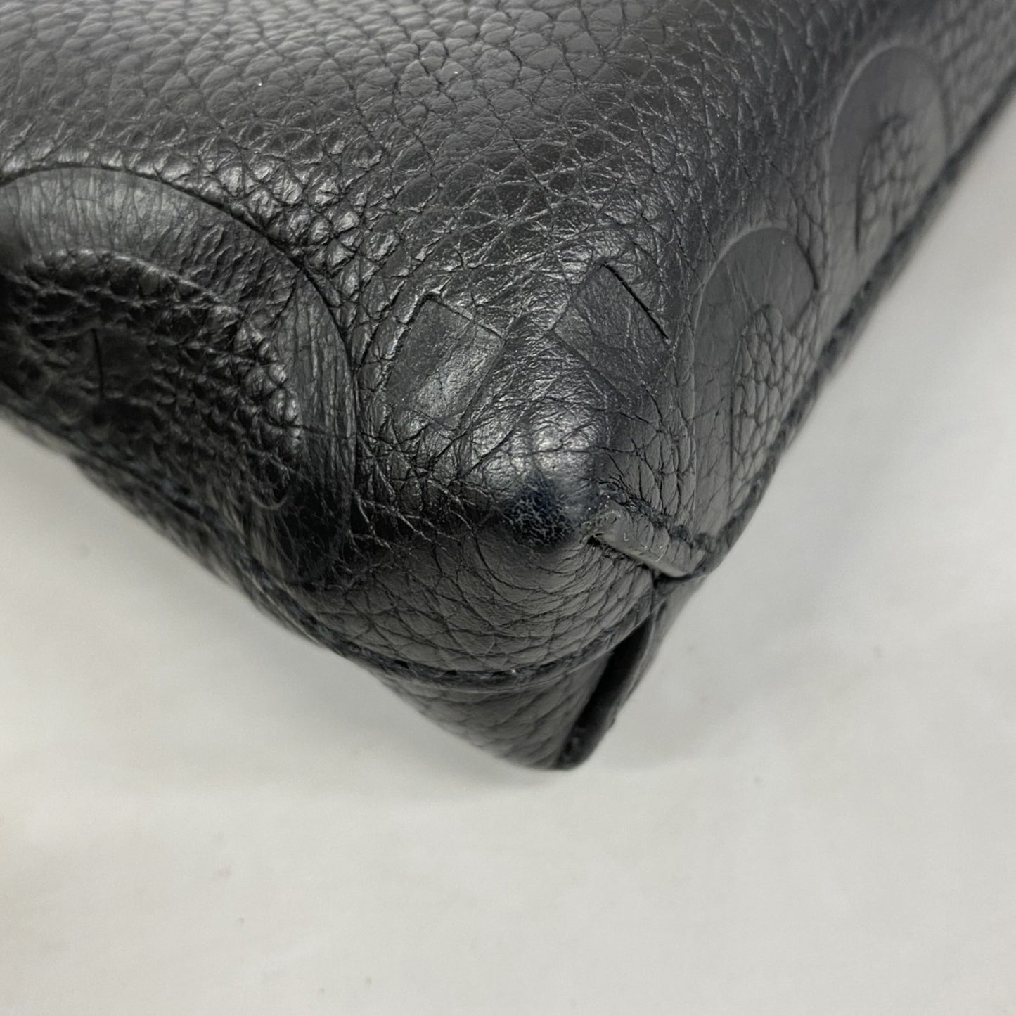 Gucci Gg Embossed Shoulder Bag 696009 Leather Black