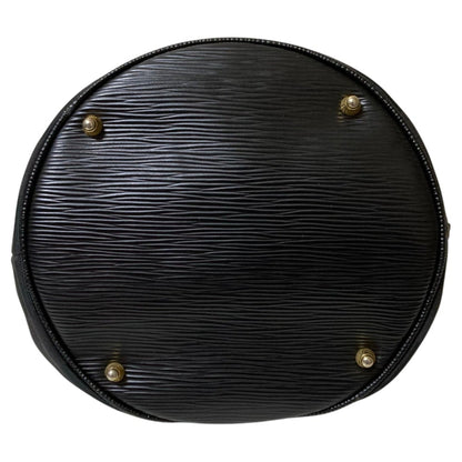 Fendi Vintage Pecan Bucket Handbag In Black