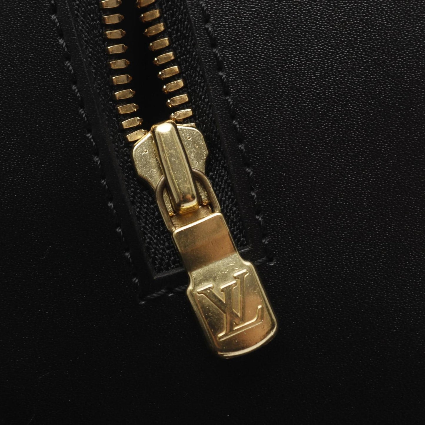 Louis Vuitton Pont Neuf Handbag