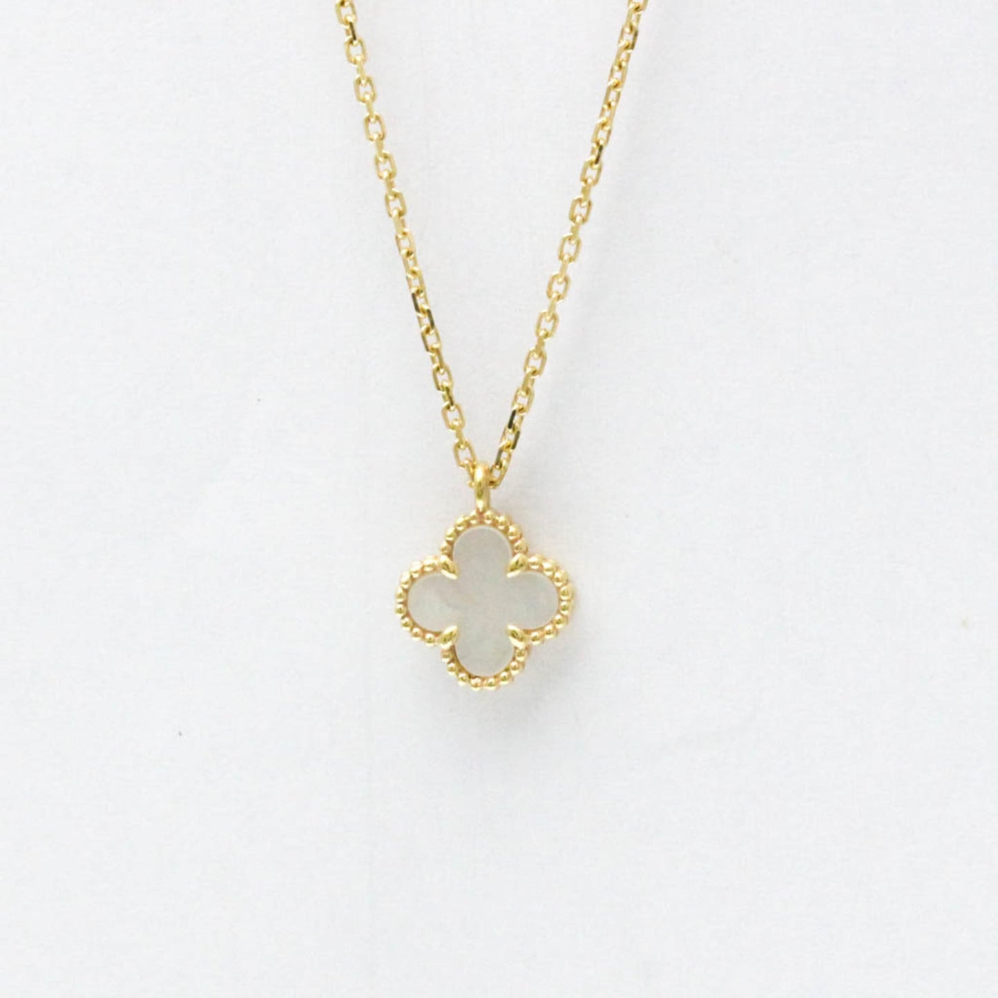 Van Cleef & Arpels Sweet Alhambra Yellow Gold (18K) Mother Of Pearl Men