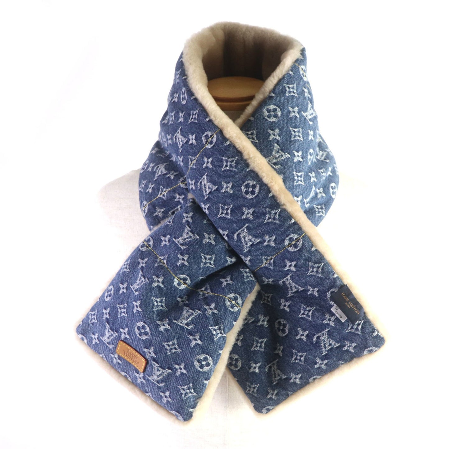 Louis Vuitton Nigo Echarpe Shearling Monogram Denim Leather Patch Reversible Scarf Blue/Beige With