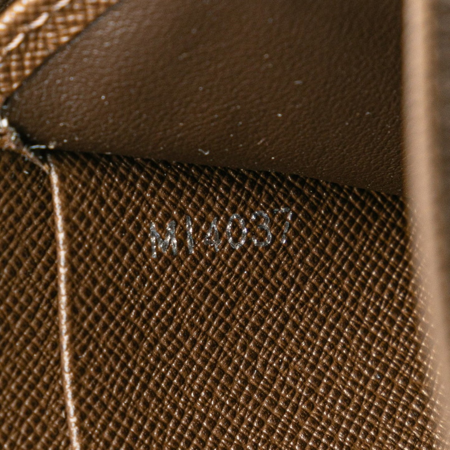 Louis Vuitton Taiga Organizer Atoll Long Wallet Round Travel Case M30658 Grisli Brown Leather Pvc