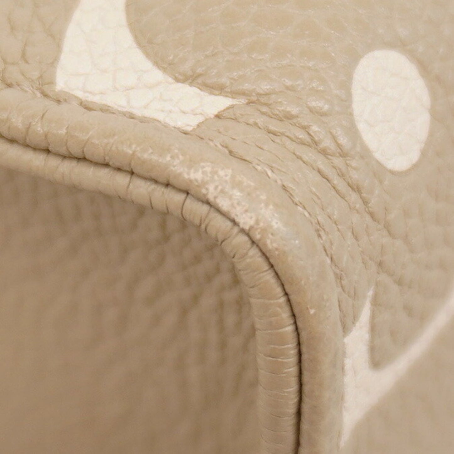 Louis Vuitton Monogram Empreinte Two-Tone On-The-Go Pm Handbag M45779 Tourtrell Creme 2-Way Bag