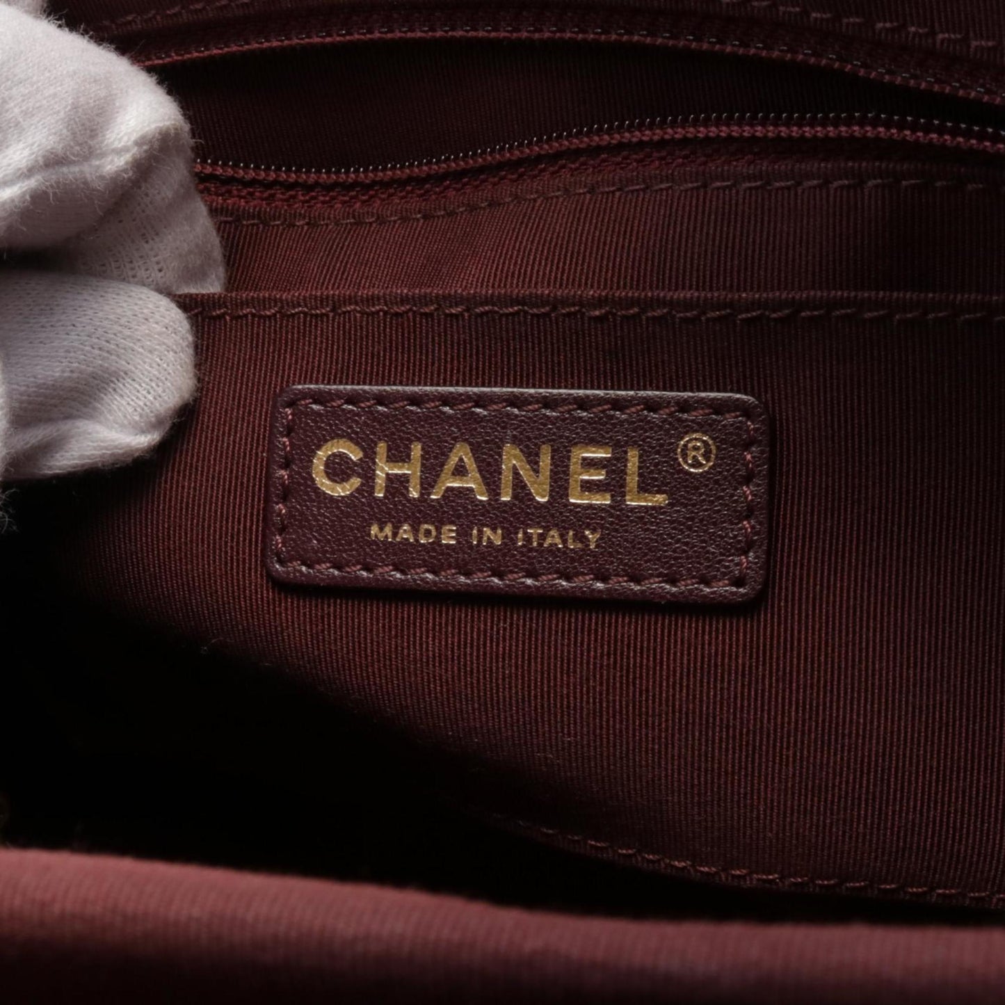 Chanel V-Stitch Shoulder Bag In Lambskin Leather
