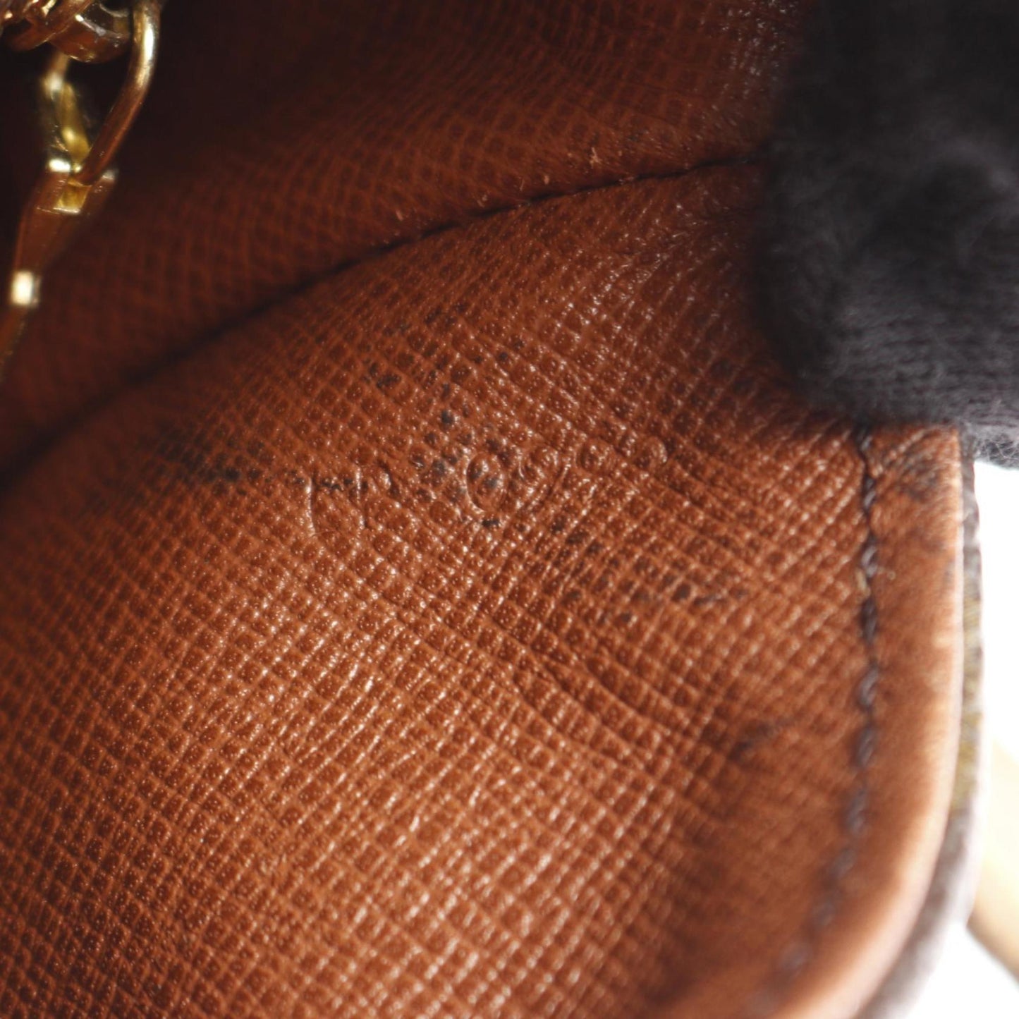 Louis Vuitton Saint-Cloud Mm Shoulder Bag