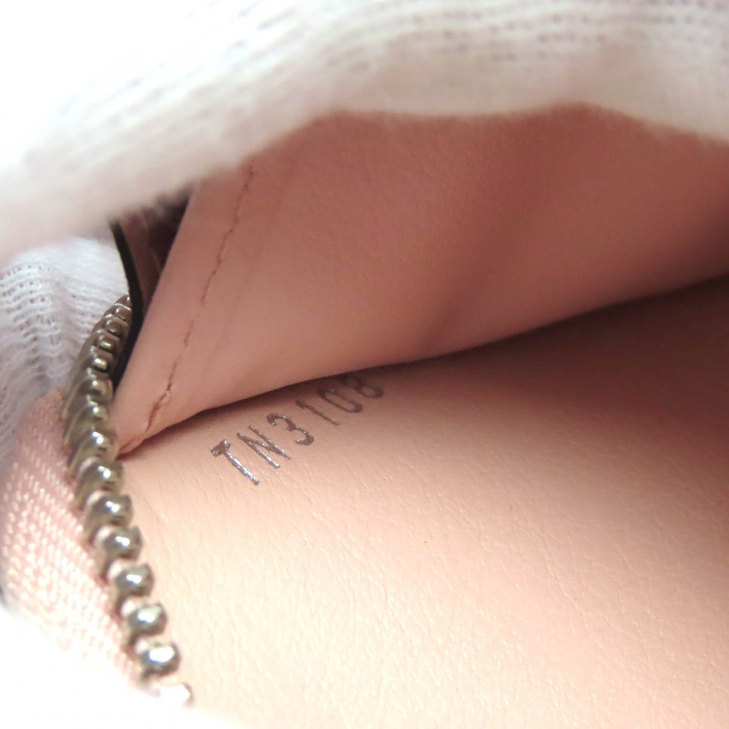 Louis Vuitton M61868 Mahina Monogram Zippy Wallet