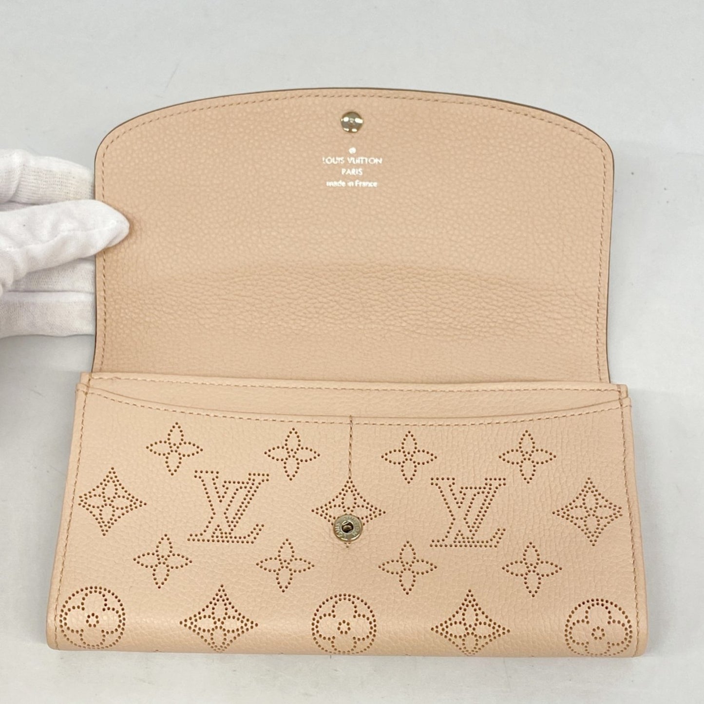 Louis Vuitton Mahina Portefeuille Iris Long Wallet M60145 Magnolia