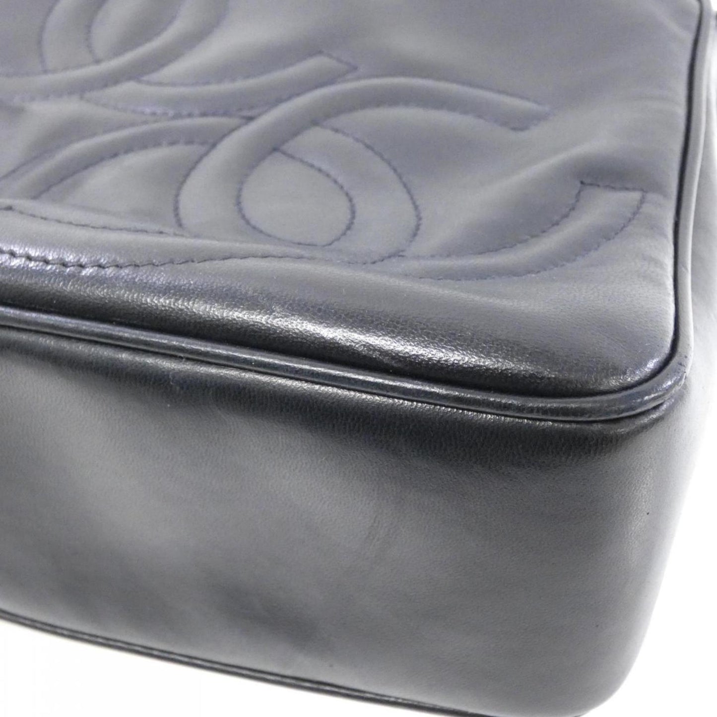 Chanel Shoulder Bags