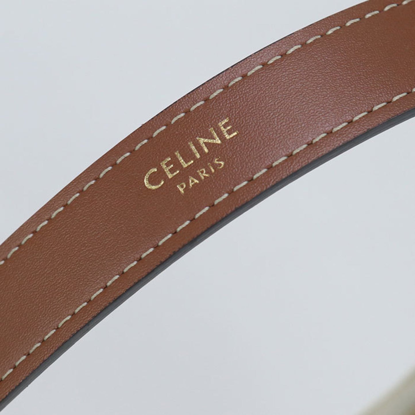 Celine Ava Triomphe Canvas Shoulder Bag (193952Bzj.01Bc) In White