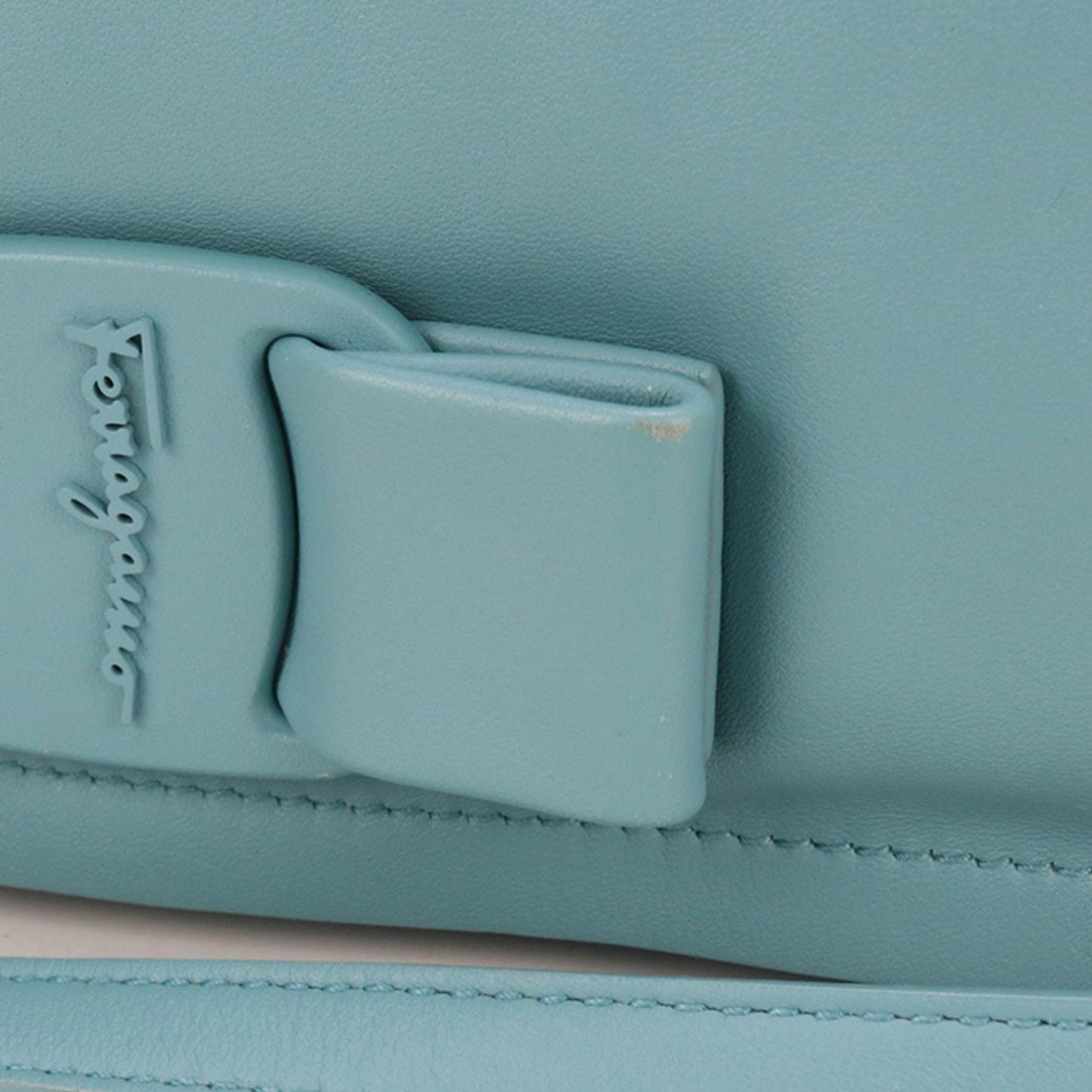 Salvatore Ferragamo Ferragamo Viva Bow Vara Ribbon Crossbody Shoulder Bag 22 0287