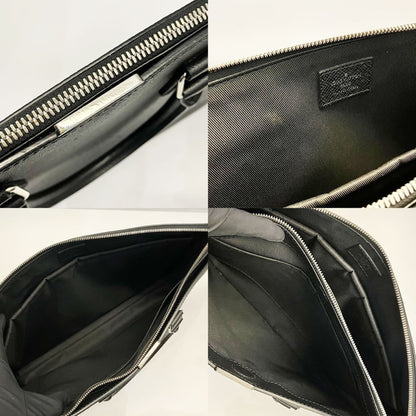 Leather Louis Vuitton Handbag Taiga