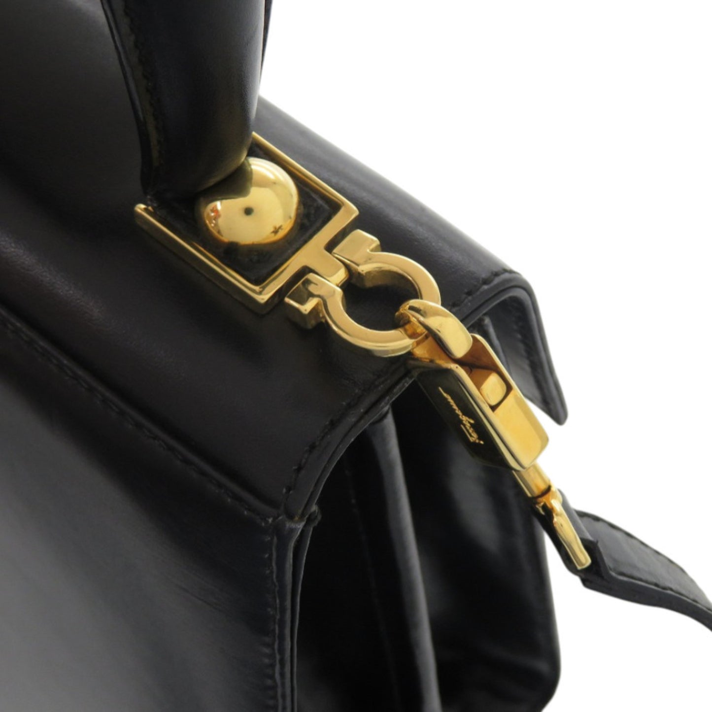 Salvatore Ferragamo Gancini Aq-212193 Leather Black Handbag 0608